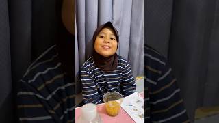 ada anak kecil yang bilang bahasa Inggris pake kol kolah