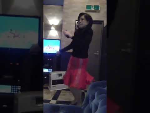 73歳美魔女飛び跳ねダンシング