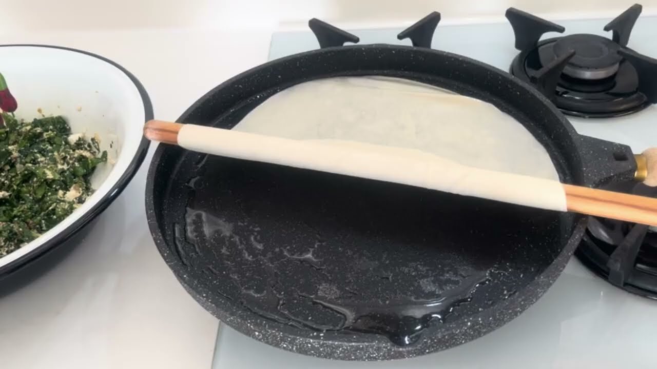 Fırınsız 5 dakikada el açması kat kat ıspanaklı böreği kolay ramazan için sahura harika oluyor 