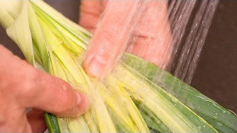 How to Clean Leeks - How to Trim, Halve, and Wash Leeks