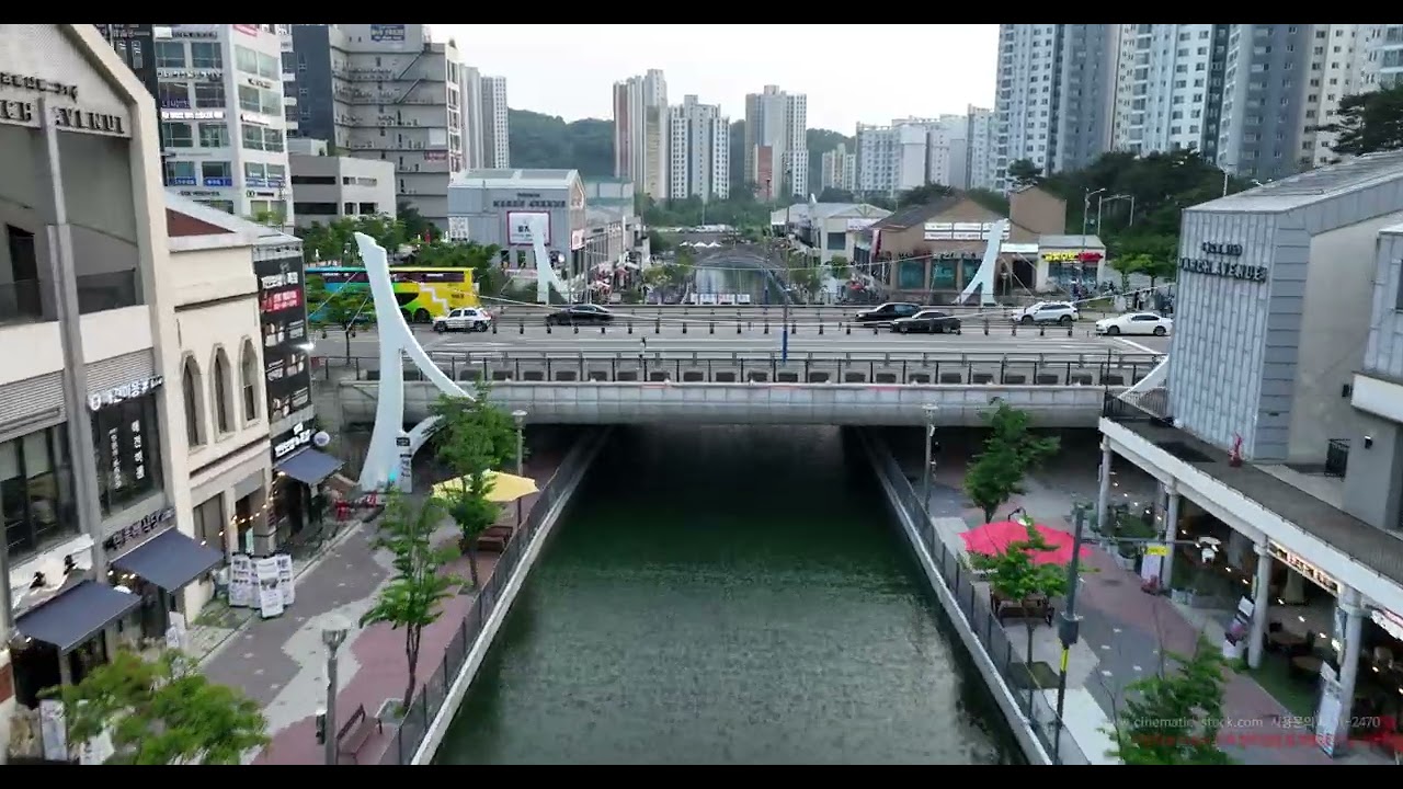 DJI 0204 07 경기김포시장기동2028 라베니체광장 250527 18 altL 24mm DJIMavic3Cine 5120 50 0fps 드론영상소스