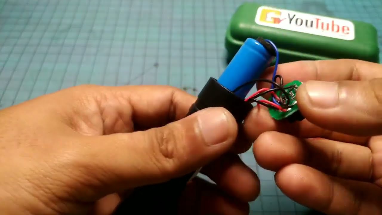 Cara membuka Senter Mini XPE+Led COB Cas USB ⁉️ 
