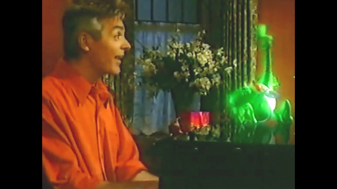 Daniel Lavoie clip Bébé Dragon danse (1998) + sub.