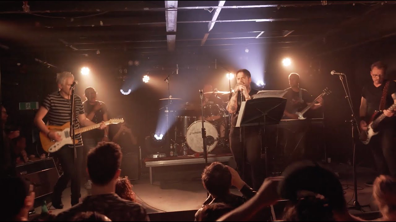 Weta Buzz - Back In Black feat Booga Beazley