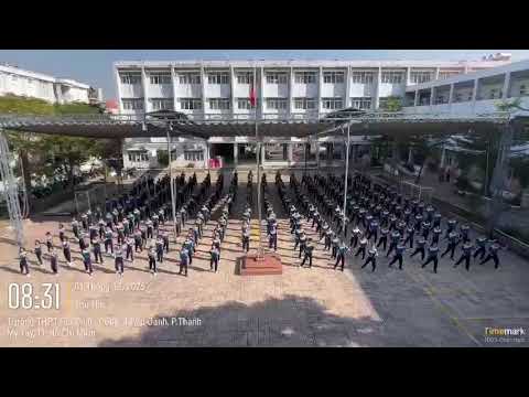 Học sinh THPT Gia Định đồng diễn Vovinam