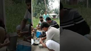 Single Log Kise Khana Banata He