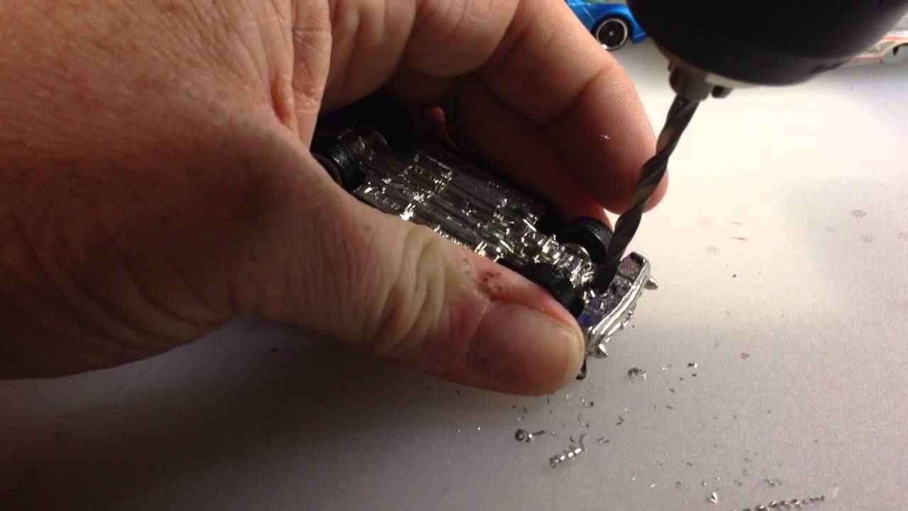 Hot Wheels Customs: drilling apart a car