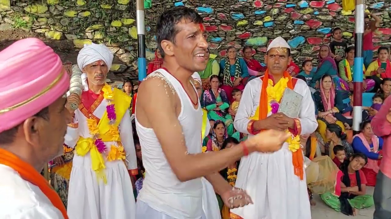 कुलदेवता नागराजा अवतरण पांडव नृत्य में ग्राम भट्टगांव गोनगढ़