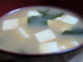 Recette Japonaise : Soupe Miso au Tofu et Wakame sur http://a-vos-baguettes.blogspot.jp