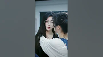 ENGSUB Who Wouldn T Give A Hug With One Hand Give Me A Hug 彦儿Yaner GL Douyin China 