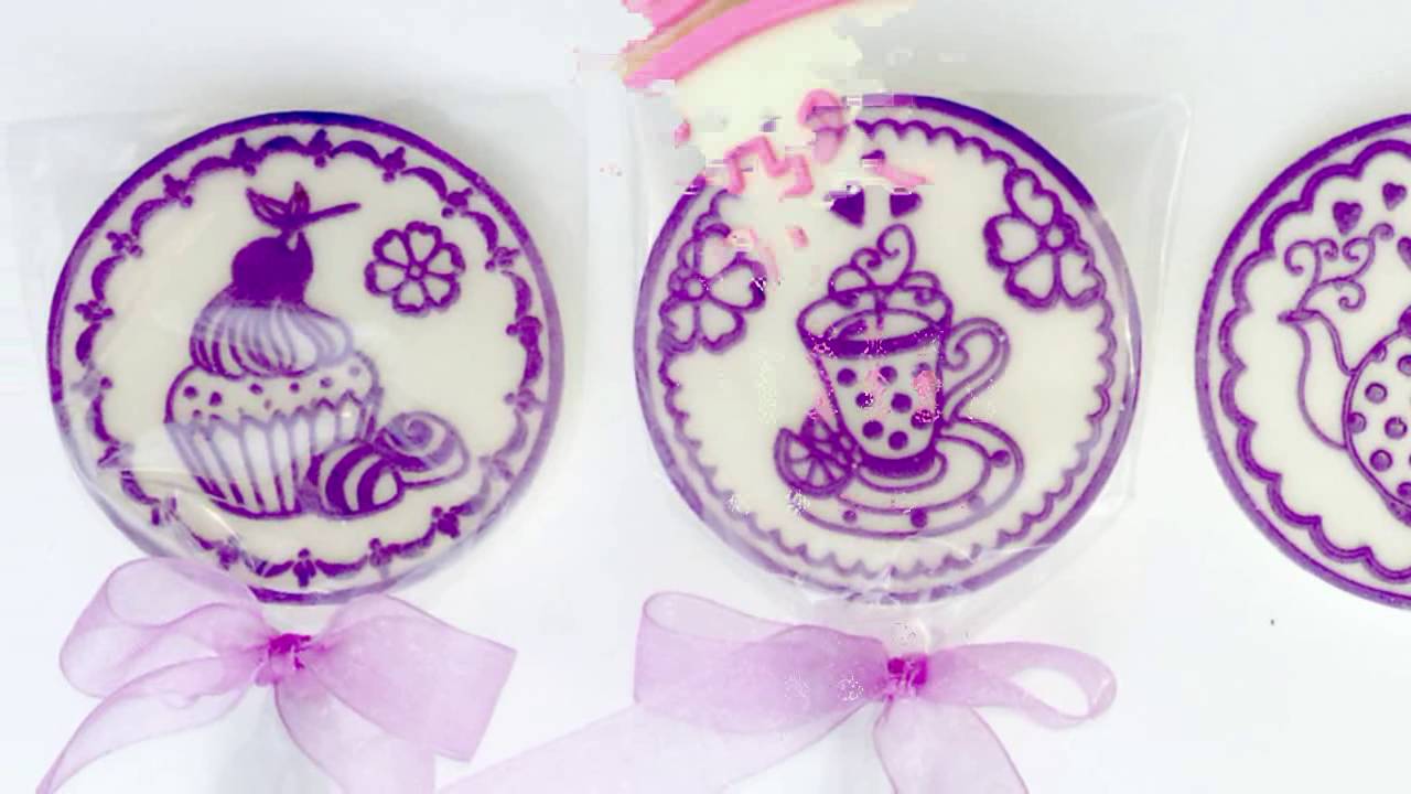 TUTORIAL How to create decorative chocolate discs for toppers
