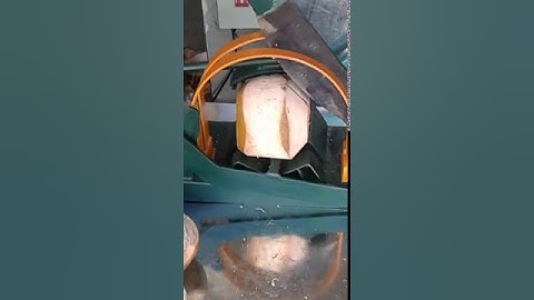 gọt dừa,chặt dừa ,cắt đuôi dừa, bổ đôi quả dừa lấy cái.cắt vạt đầu dừa uống nước. cắt dừa 3 trong 1