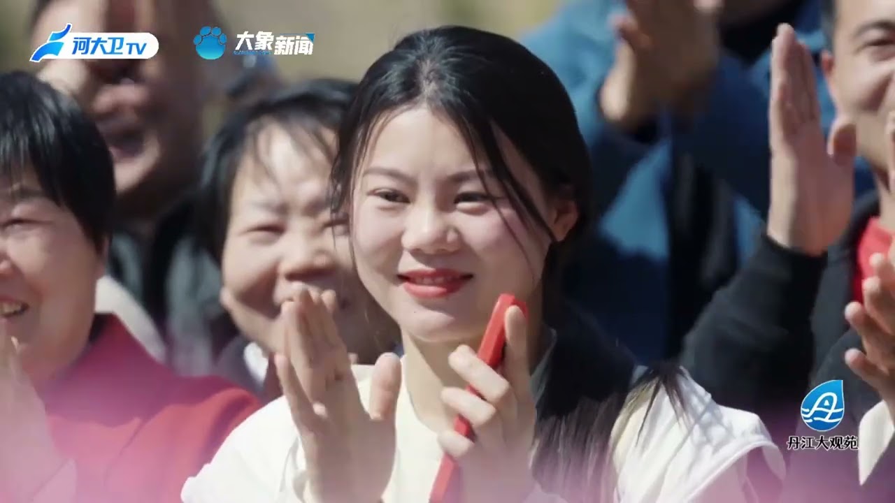 “威风凛凛出府门……”一段豫剧《穆桂英挂帅》选段唐满意唱得是大气恢宏、荡气回肠，这气势可不一般。看惯了他演绎的娇滴滴的小芹，这突然的硬核时刻，竟然有了“反差感”，有木有！#梨园春戏引力很有吸引力 #
