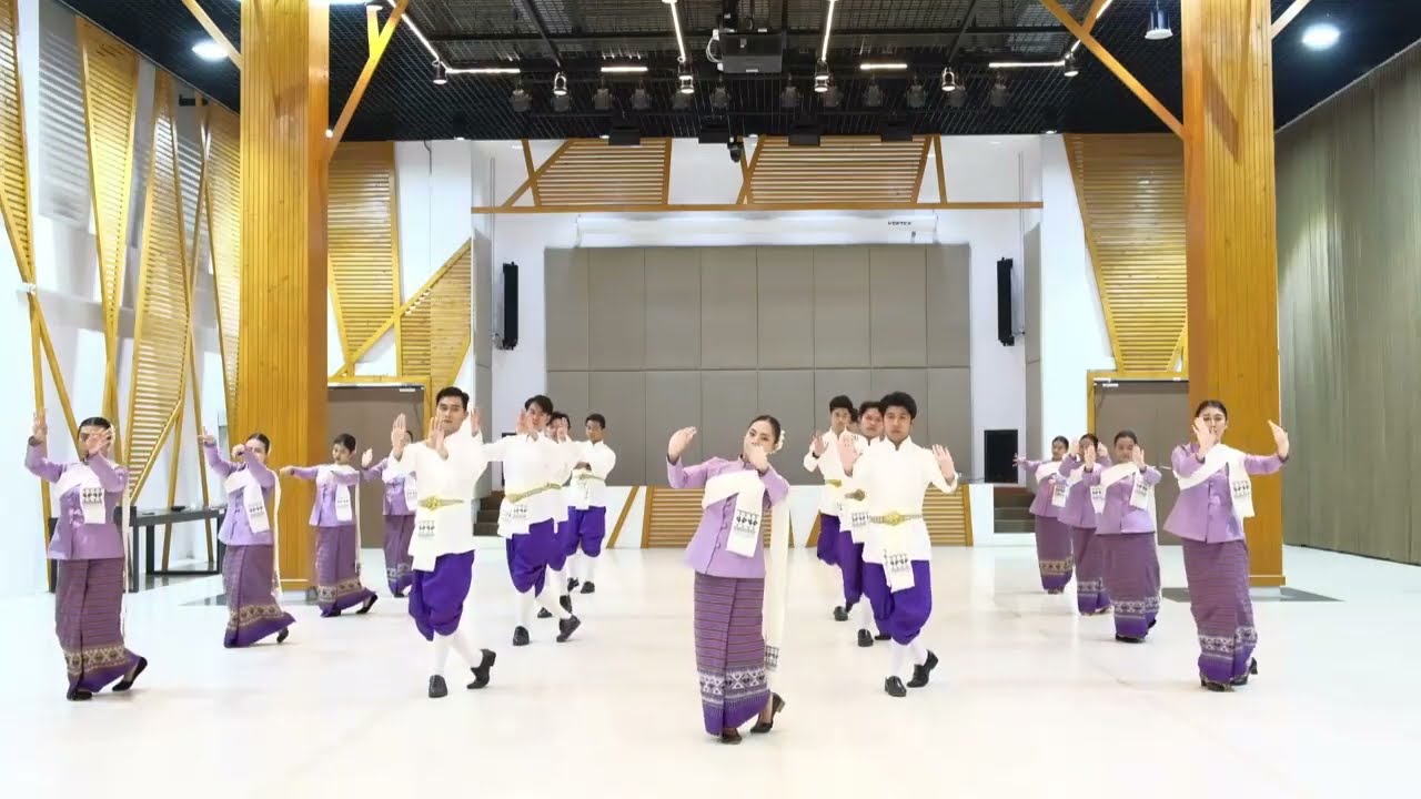 ท่าฟ้อนอุ่นเมืองเจียงฮาย