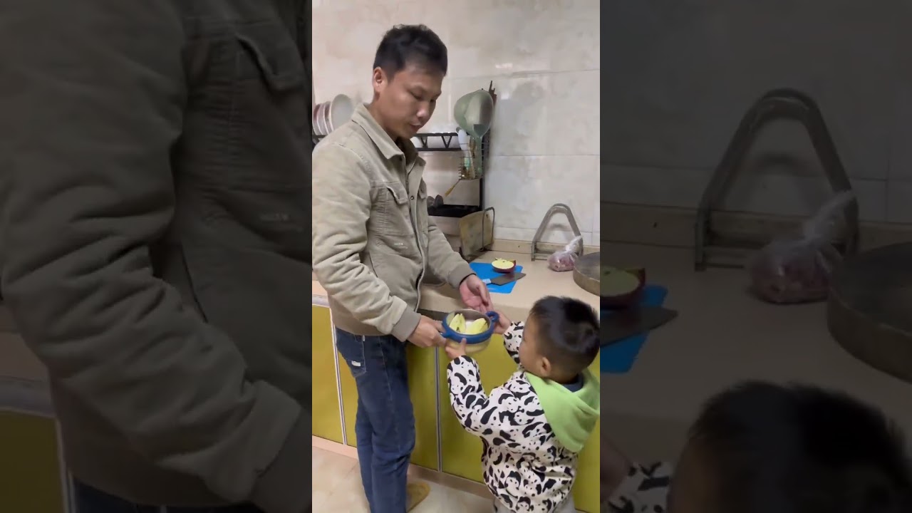 Eat an apple, share the happiness!