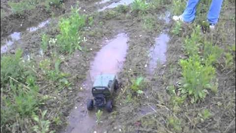 Axial Honcho SCX10 vs Redcat Rockslide RS10