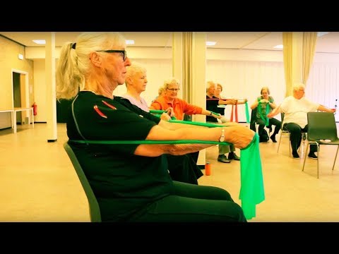 Video: Sittende Og Stående Stoløvelser For Eldre