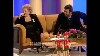 Huysuz Virjin'den Hülya Avşar'a  Sen tutmasını iyi bilirsin!  1998