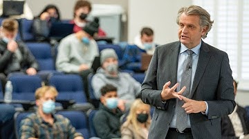 Chancellor Daniel Diermeier visits Unity Project class