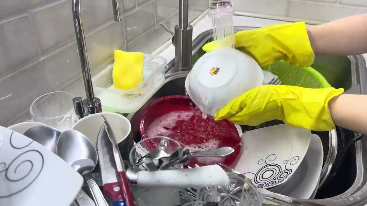 Dishwashing as a Daily Ritual to Calm the Mind and Heal the Soul