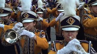 LSU band plays Hold That Tiger coming down the hill