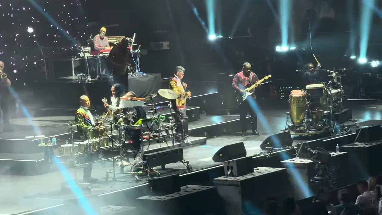 Earth Wind & Fire - Reasons - Live New York City 7/11/26 - YouTube