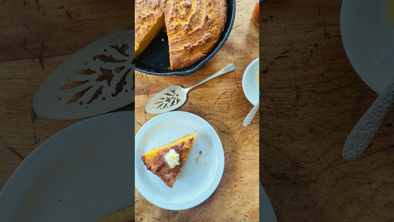 Gluten-free Cornbread #glutenfreerecipe #celiacfriendly #wheatfree #foodvideo #cornbread #shorts