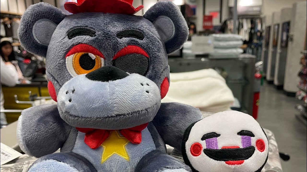 Fnaf merch hunt and lefty jazwares plush review 