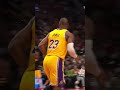 The King is throwing Dimes out here 👀