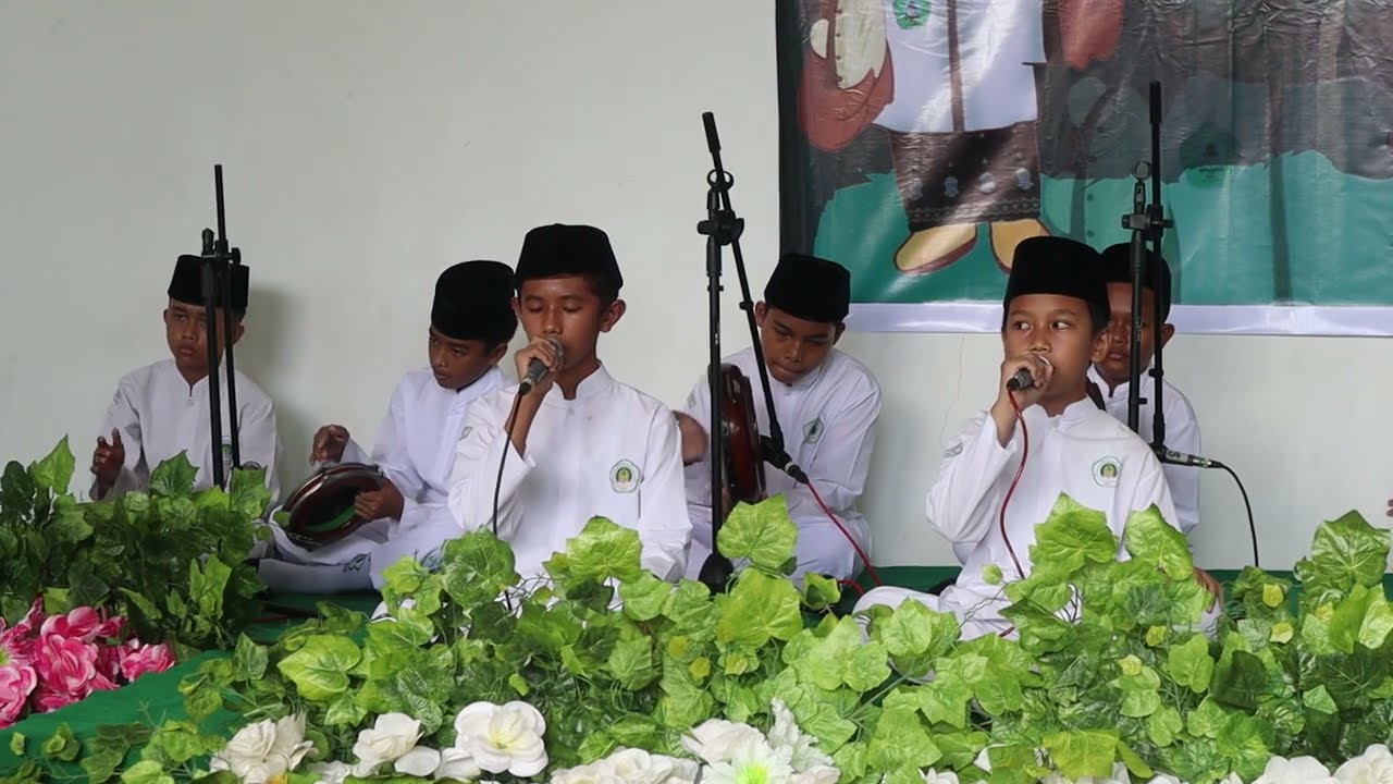 JUARA 1 LOMBA HADRAH TINGKAT SD/MI KABUPATEN BONDOWOSO - MUHIBBAH RASULL MI AT TAQWA BONDOWOSO