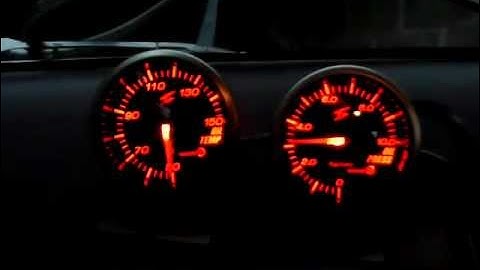 Startup Stri Racing DSD-SLM II oil gauges on my Nissan RPS13
