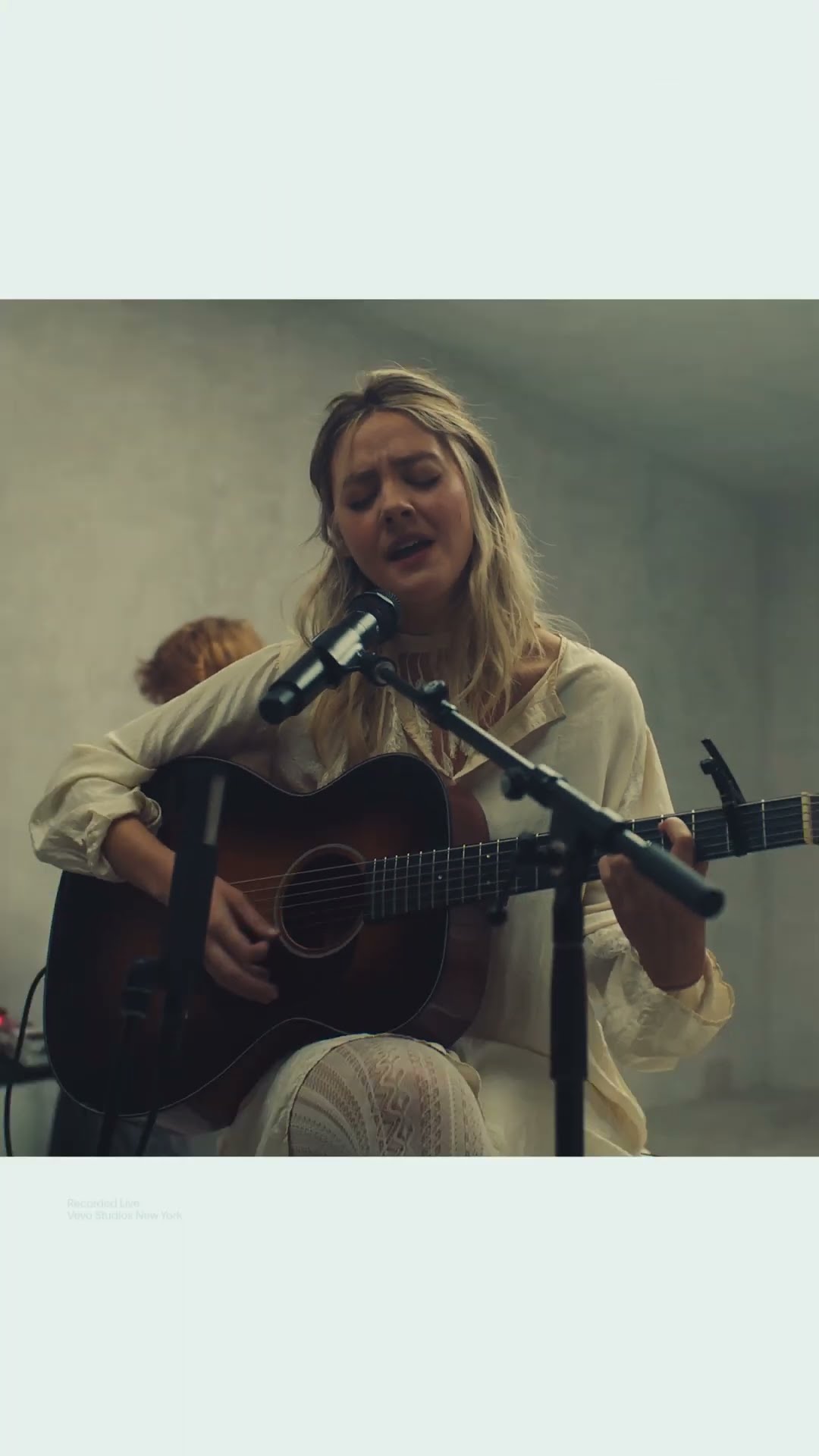 @DoraJar_ - Lucky | Live From Vevo Studios
