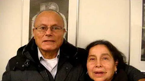 Sunilda y Jairo, desde Toronto, saluda a los polic...