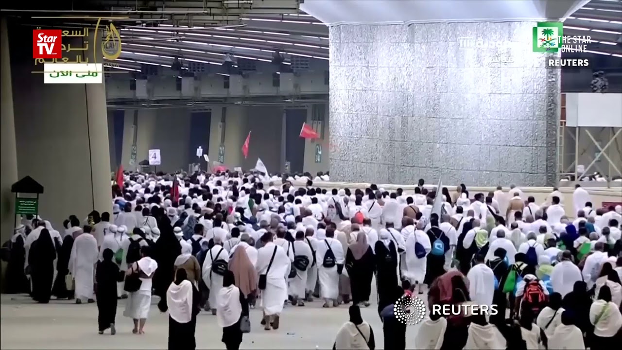 Muslims carry out ritual stoning of the devil as part of Haj pilgrimage