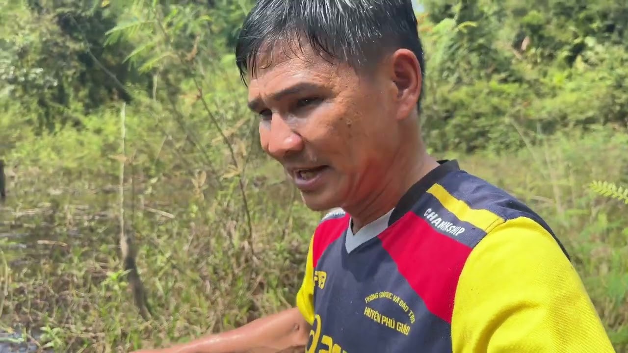 24 giờ sinh tồn đi thăm lờ vô một lơ đầy rắn quá khủng khiếp,