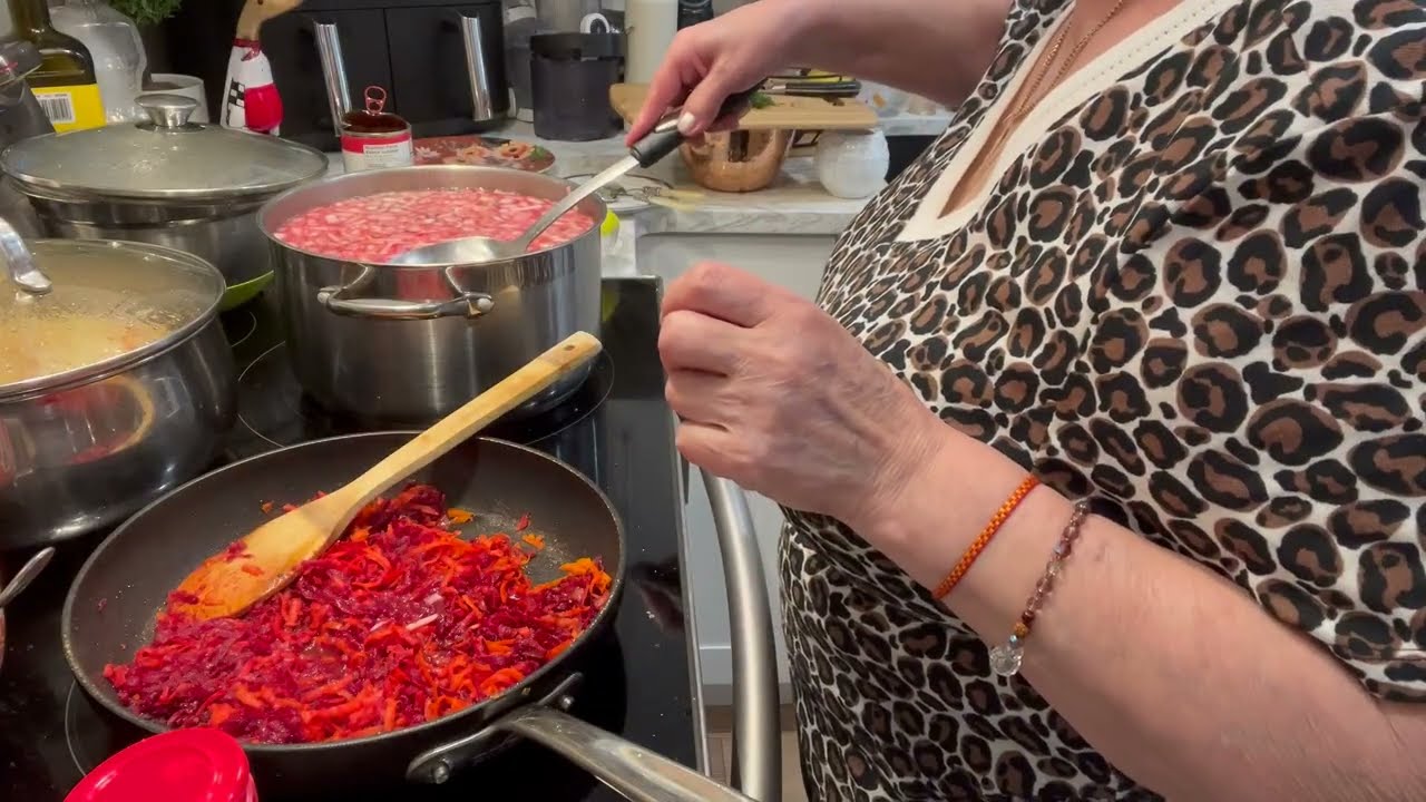 ЗАМЕЧАТЕЛЬНЫЙ, ДОМАШНИЙ БОРЩ НА СВИНЫХ  РЕБРЫШКАХ, САМЫЙ ВКУСНЫЙ!