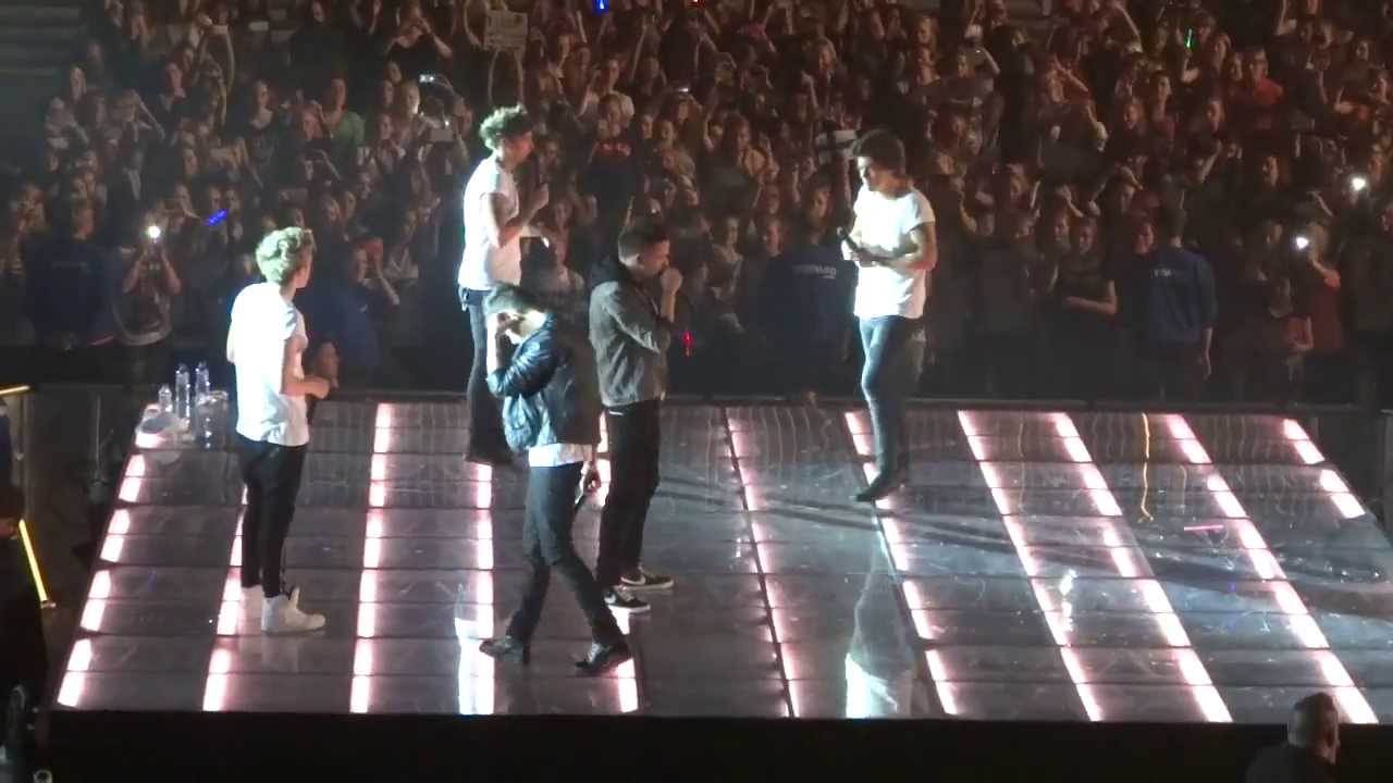 One Direction - Twitter questions (Forum, Copenhagen)