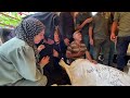 تشييع جثامين شهداء من عائلة أبو طعيمة قتلوا في غارة إسرائيلية شرق خان يونس في قطاع غزة 