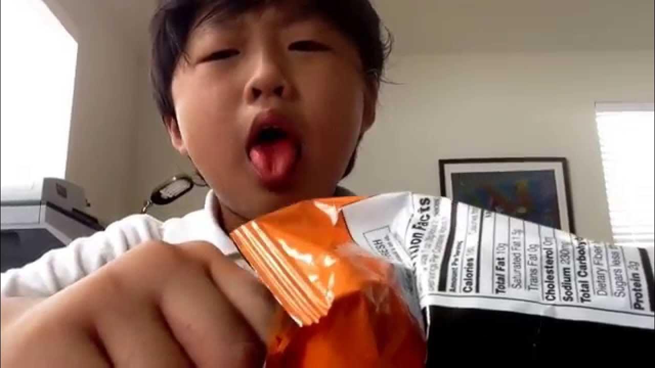 Eating The XXTRA Flamin Hot Cheetos!!!!! YouTube