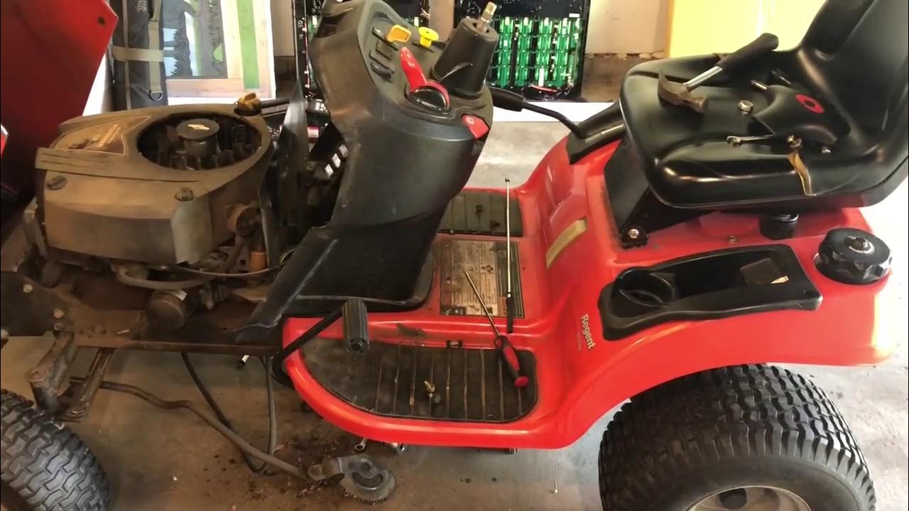 stupid Simplicity Regent hydrostatic drive belt replacement!!! SO DUMB
