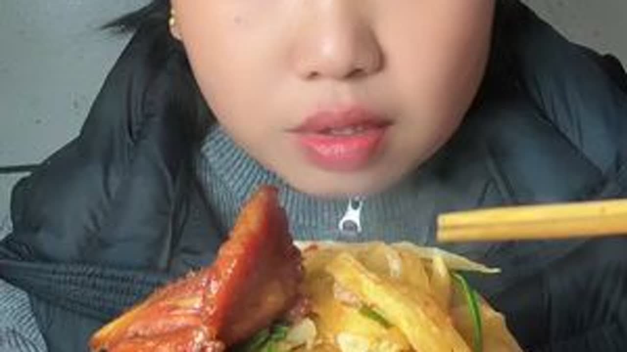 开饭了老铁们肉炖萝卜丝 