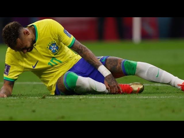 Em jogo apático, Brasil perde para o Uruguai; Neymar sai machucado