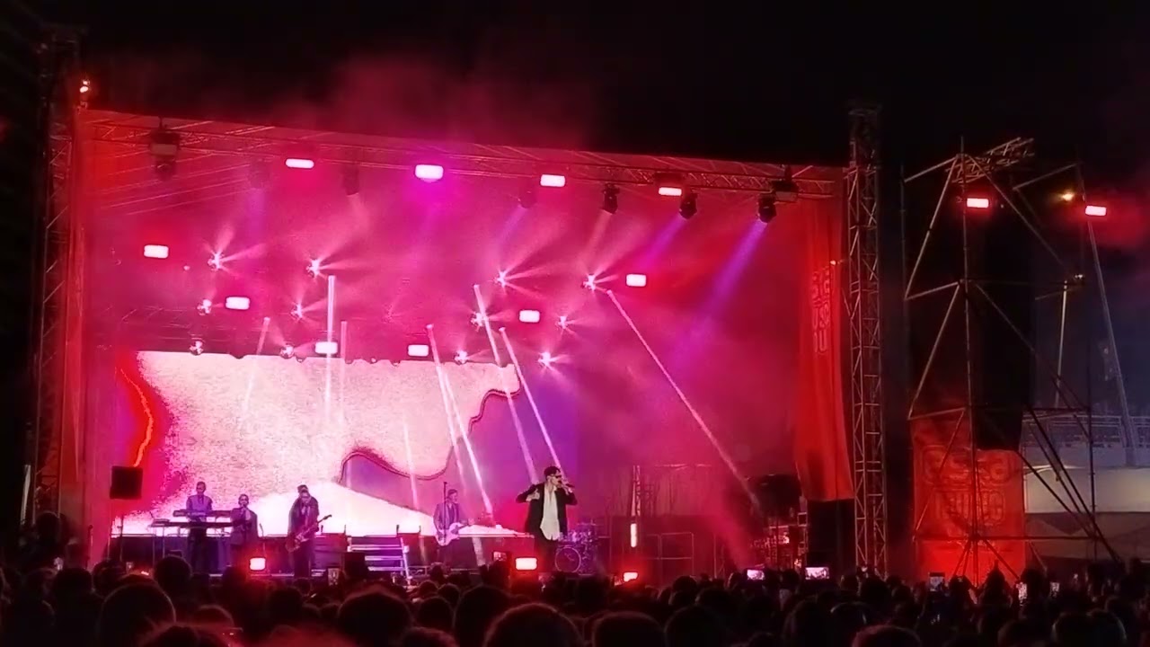 Dawid Kwiatkowski - Za rękę (live) Rzeszów Eska Music Tour