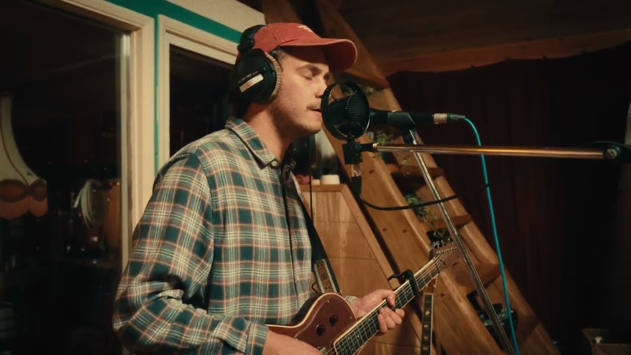 Смотреть «Henry Grace - Rust (Official Music Video)» на YouTube Смотреть «Henry Grace - Rust (Official Music Video)» на YouTube