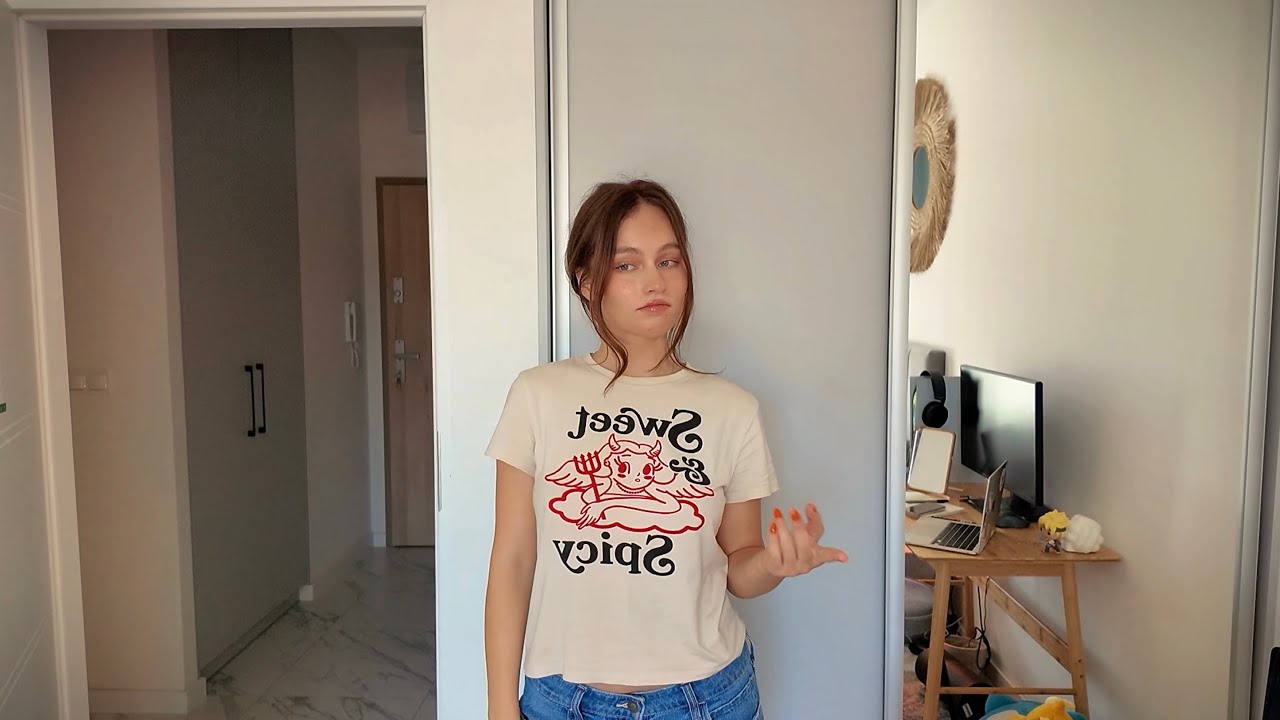 declutter with me: wardrobe edition