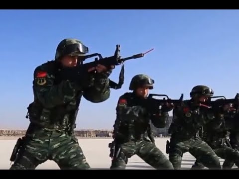 Special forces quickly reload magazines | CCTV English