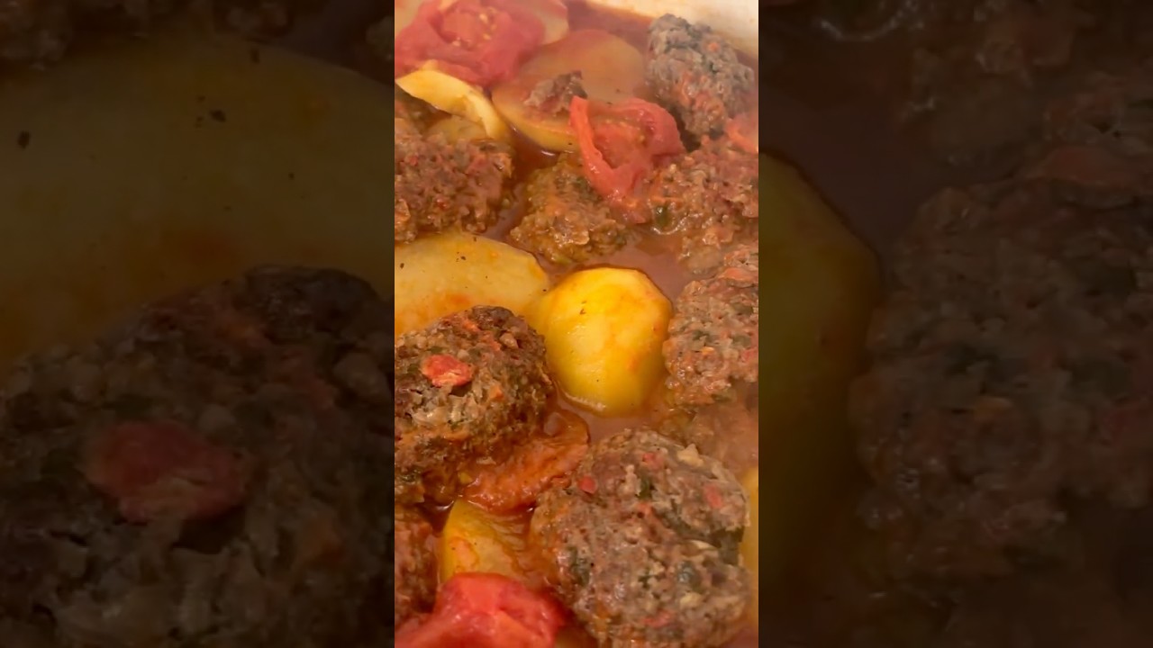 Tencerede Köfteli Patates Yemeği Tencerede Köfteli Patates Yemeği