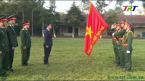 Chủ tịch UBND tỉnh chúc Tết cán bộ, chiến sĩ Bộ chỉ huy quân sự tỉnh TT Huế