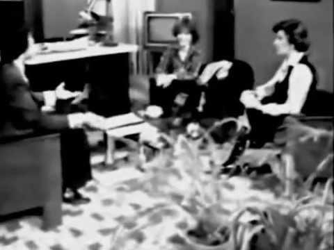 گفتگوی گوگوش با دلارام کشمیری و مهندس بیلی درتلویزیون ملی ایران