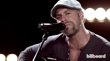 Daughtry Performs 